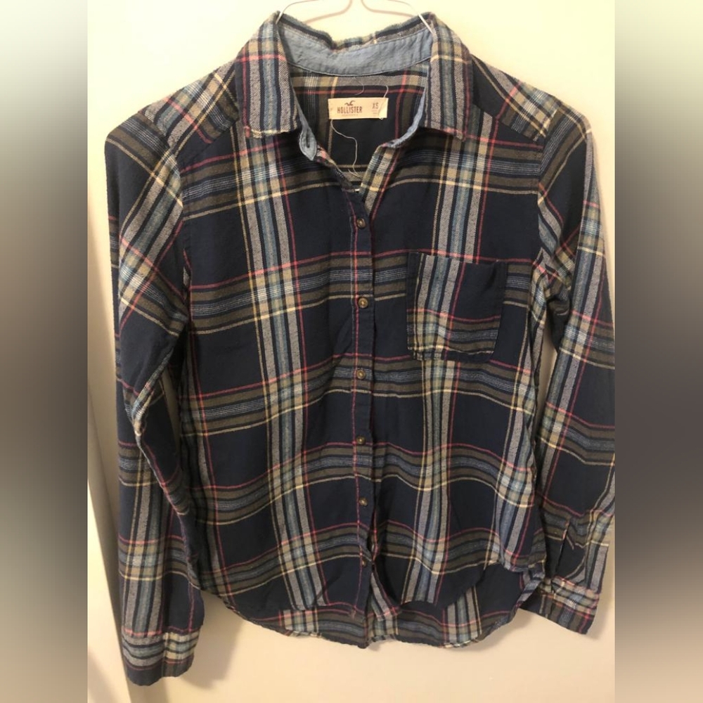 🎉2 for $15🎉 Hollister Plaid Button-up